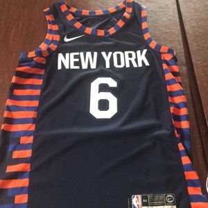 Men’s size Medium New York Knicks Jersey